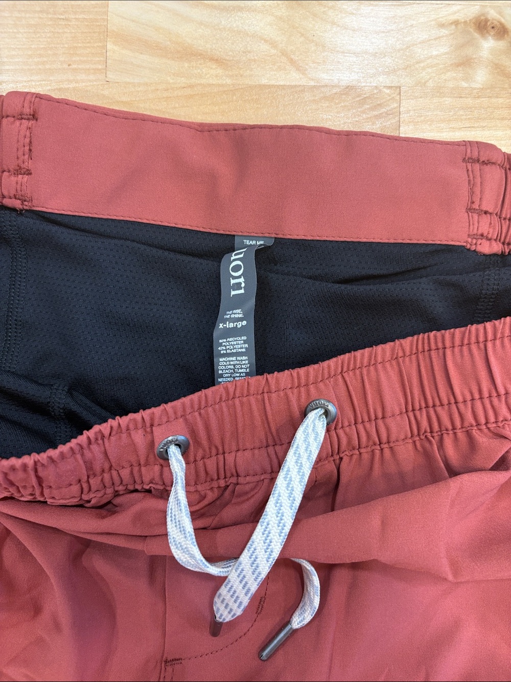 NWT Vuori Course Run Shorts sienna Mens XL Performance 5” StretchLined Solid Gym - Picture 3 of 7